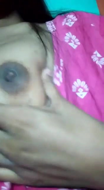 girlfriend boobs show and pressing viral selfie