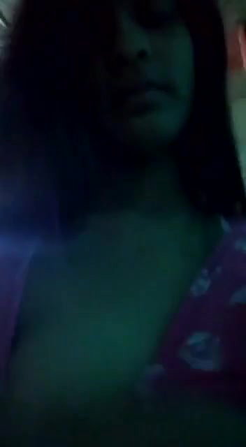 girlfriend boobs show and pressing viral selfie