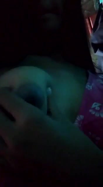 girlfriend boobs show and pressing viral selfie