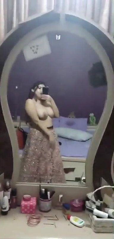 topless mirror video of big boobs girlfriend