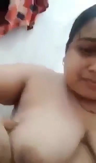 chubby wife desi fingering pussy in nude