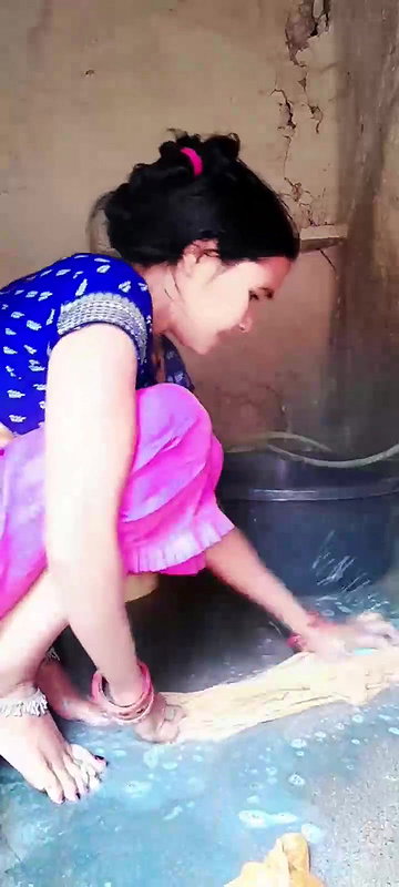 village bhabhi nude bath before Devar viral MMS