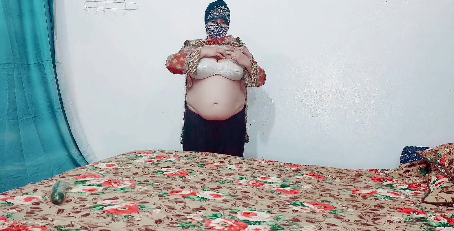 Sexy Indian Busty Milf with Perfect Natural Tits