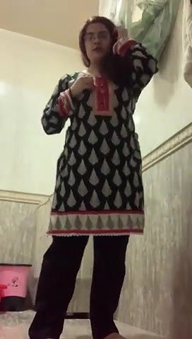MILF naked Indian fingering viral bathroom show
