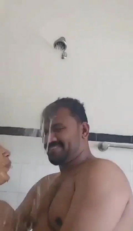 honeymoon desi couple sex and viral naked bath