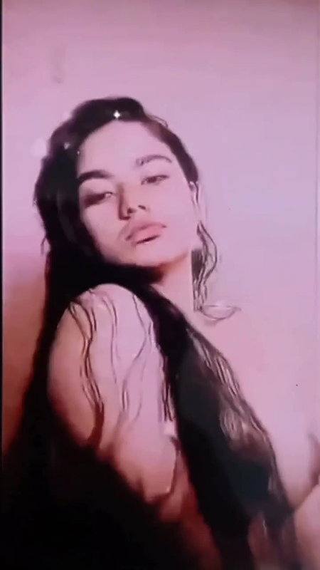 Mumbai maal boobs showing topless viral video