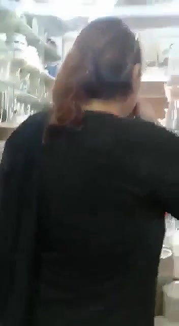 Pakistani sex lady boobs show to shopkeeper MMS