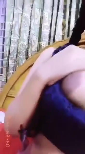 desi white beauty girl boob show viral MMS