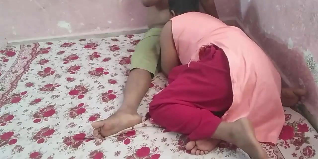 Subah Sab Kaam Par Chale Gaye Tab Devar Ne Apni Sagi Bhabhi Ko Choda With Hindi Audio.