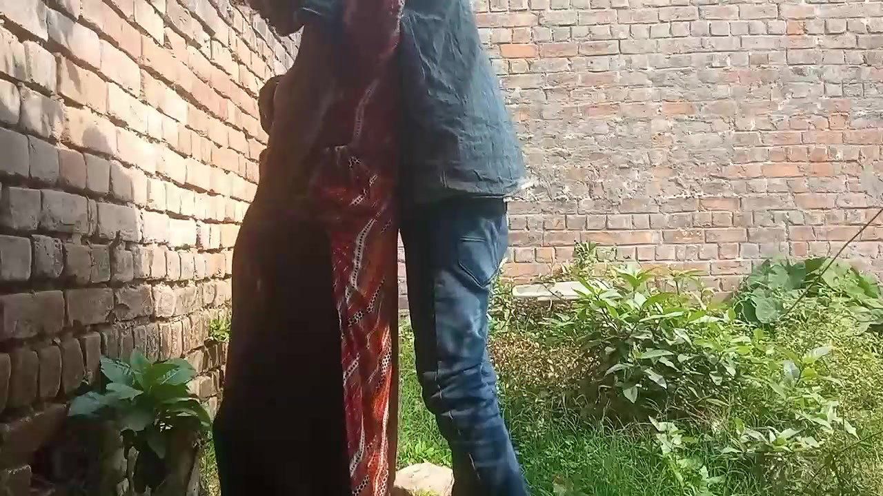 Indian outdoor xxx standing doggy sex of lovers