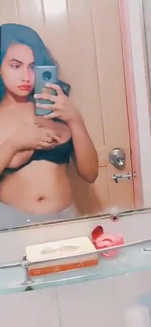 Bangladeshi model topless big boobs viral selfie