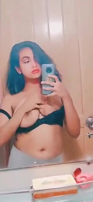 Bangladeshi model topless big boobs viral selfie