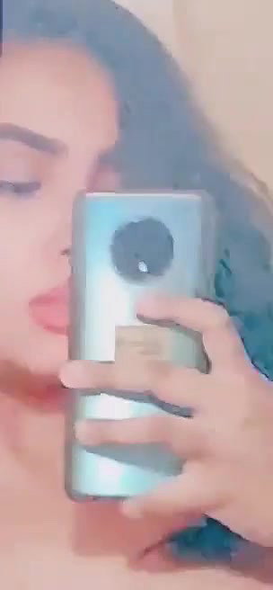 Bangladeshi model topless big boobs viral selfie