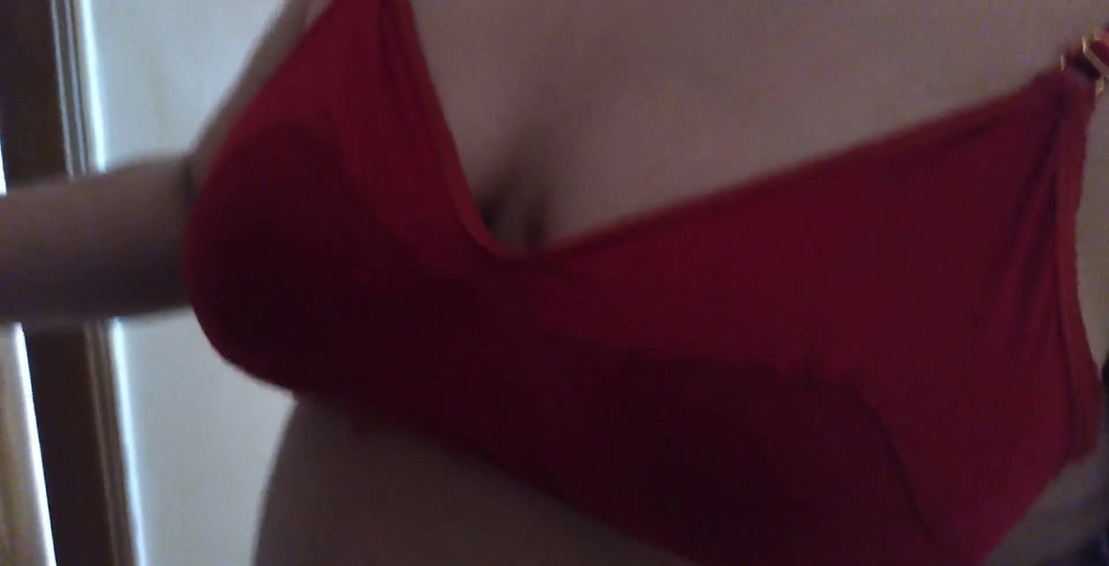 z  Tamil naukrani ghar ki safai karate hai jabki malik ka beta ata hai aur uski mast chudai (Desi sexy maid rough fuck)