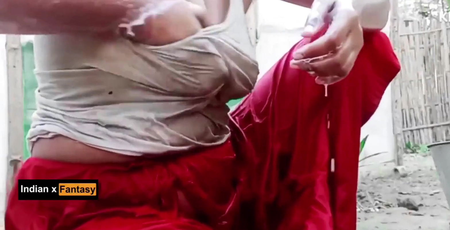 Village bhabhi Hard fucked in doggy style after outdoor bath.