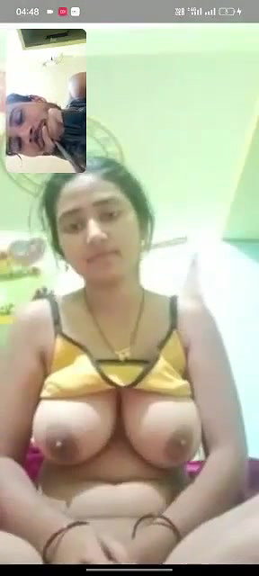 Indian girl nude pussy and round boobs show