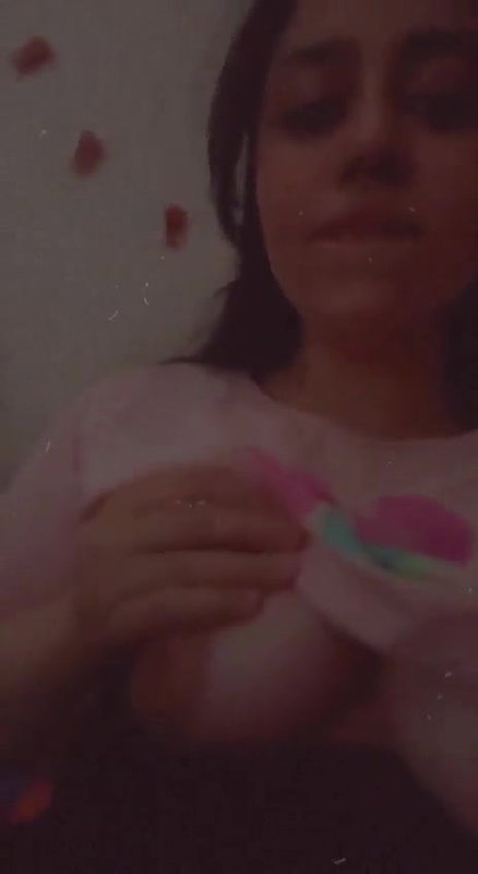 cute desi girl nude boobs flaunting viral show