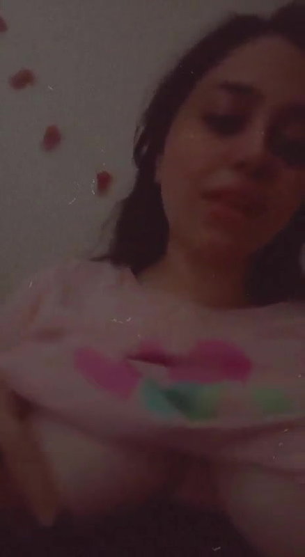 cute desi girl nude boobs flaunting viral show