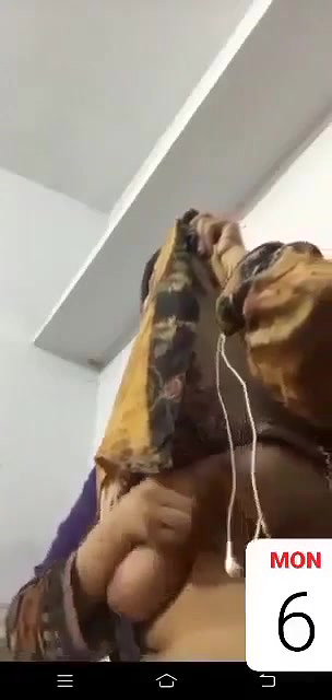 girlfriend lifting tops big boobs show live cam