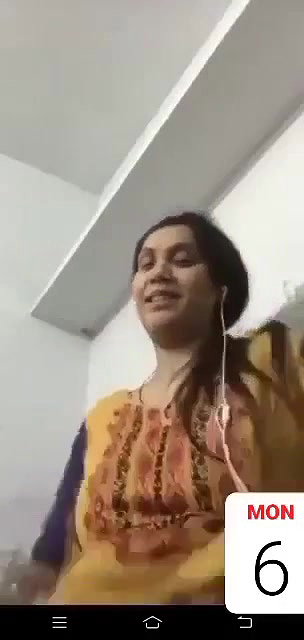 girlfriend lifting tops big boobs show live cam