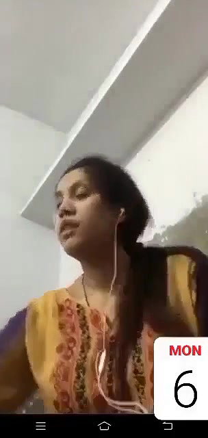girlfriend lifting tops big boobs show live cam