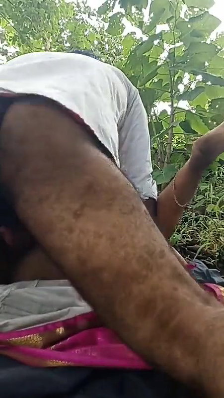 cheating wife outdoor sex with padosan viral video