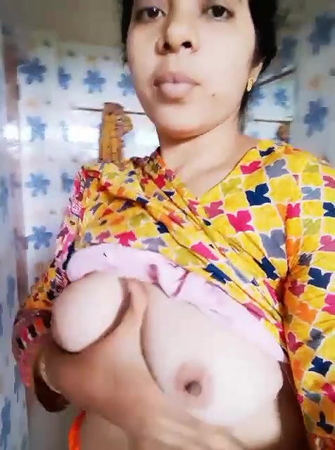 unsatisfied Dehati bhabhi viral showing big boobs