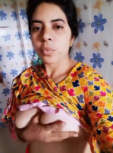 unsatisfied Dehati bhabhi viral showing big boobs