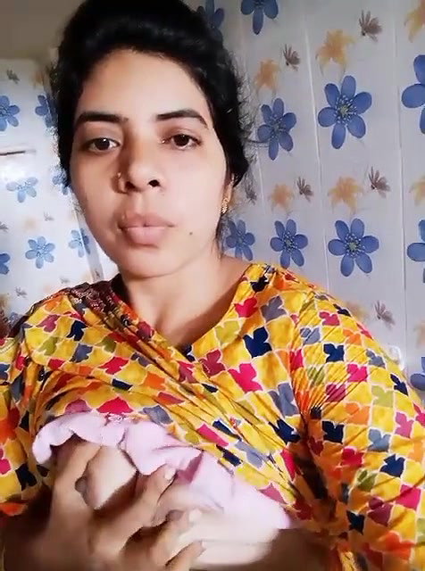 unsatisfied Dehati bhabhi viral showing big boobs