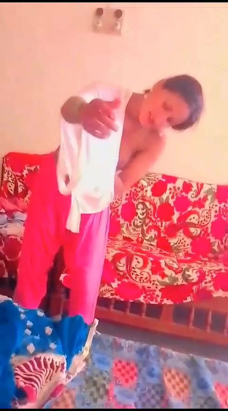 Paki bhabhi boobs show viral video making