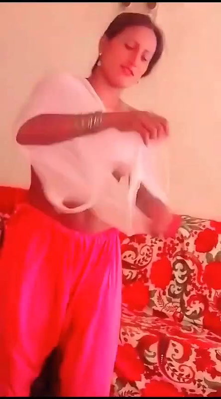 Paki bhabhi boobs show viral video making