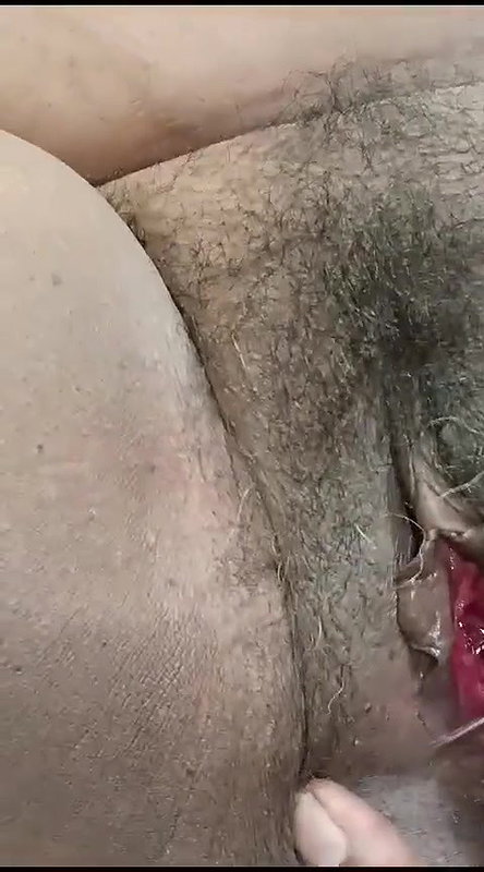 Tamil sex aunty pink pussy deflowering viral MMS