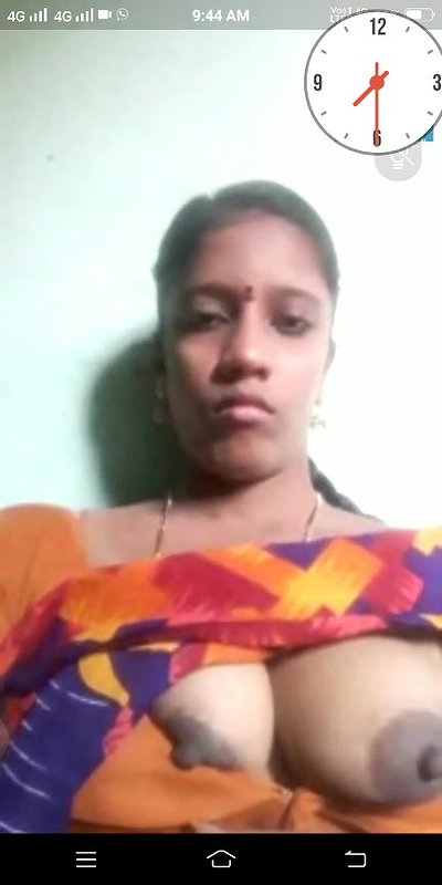Tamil aunty boobs show in open blouse viral show