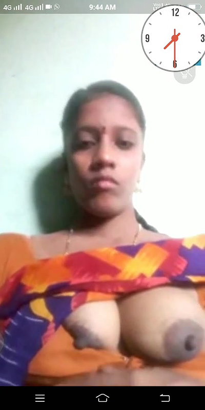 Tamil aunty boobs show in open blouse viral show