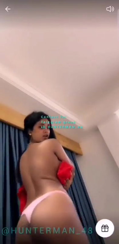 Tango live cam girl boobs show for money