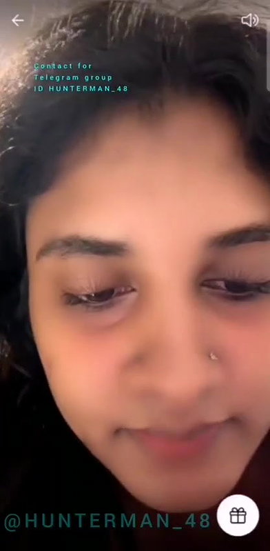 Tango live cam girl boobs show for money