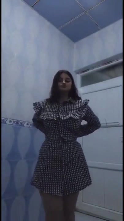 Pakistani girl opening shirt big boobs viral MMS