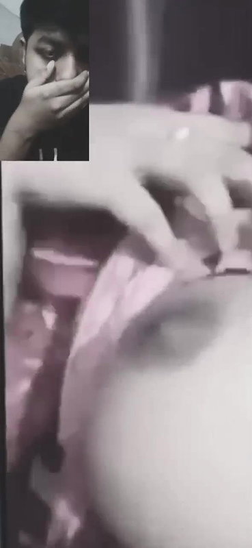 girlfriend boobs show to lover on viral live call