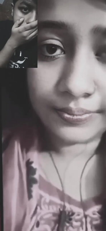 girlfriend boobs show to lover on viral live call