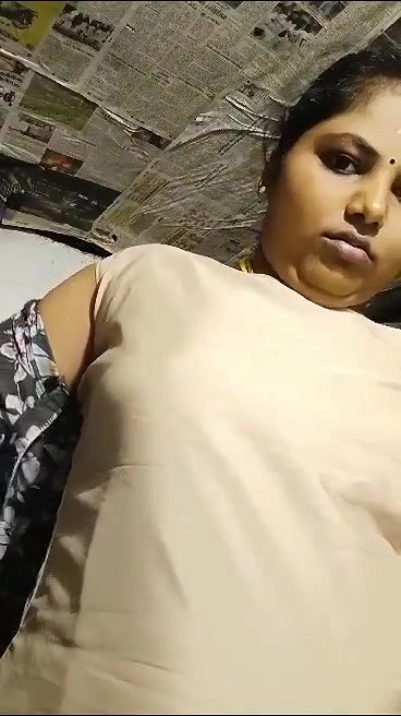 striptease Tamil aunty video showing her topless