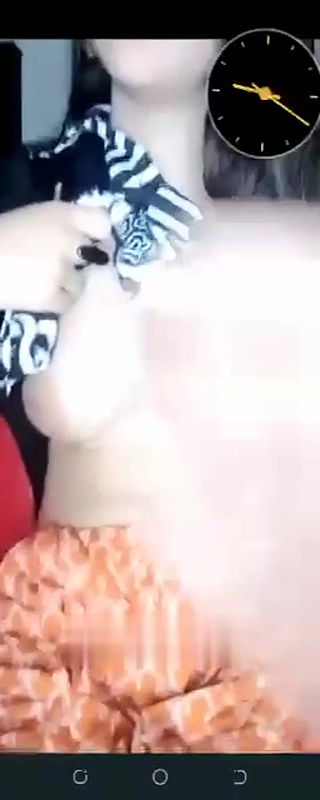 Paki girl showing boobs