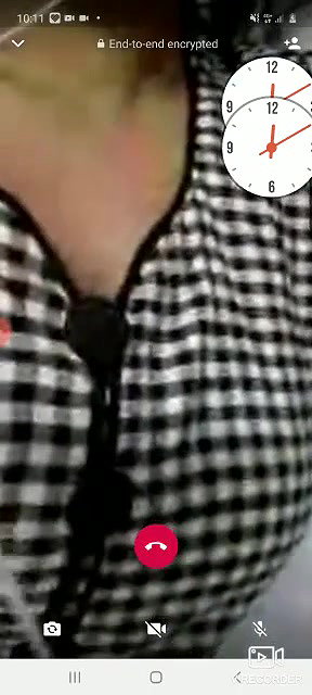 Indian GF boobs and pussy showing on video call
