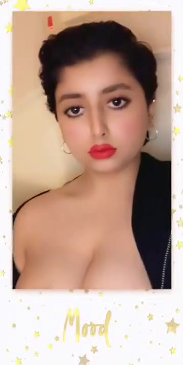 Indian escort girl viral boobs show seduction