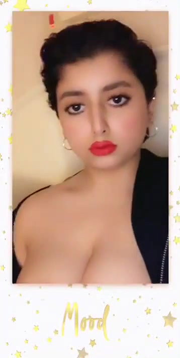 Indian escort girl viral boobs show seduction