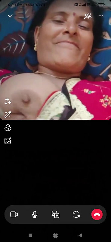 2 54Cheater Aunty Showing Her Boobs On Video Call15638827484090995