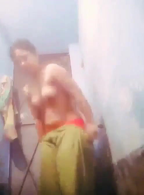 girlfriend nude bath and dress change video