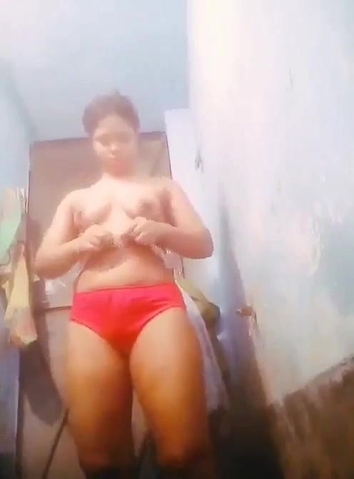 girlfriend nude bath and dress change video