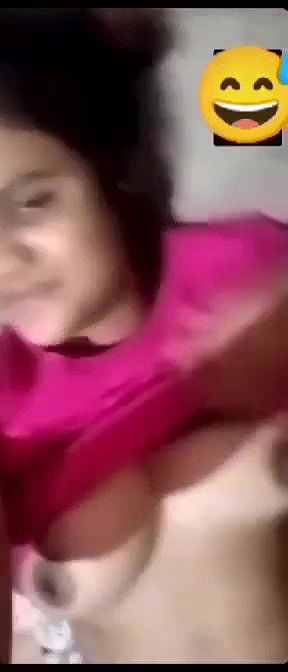 desi cute girl boobs show to lover viral video