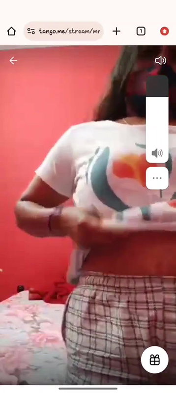 Tamil Girl Showing Her Boobs On Tango Private Show