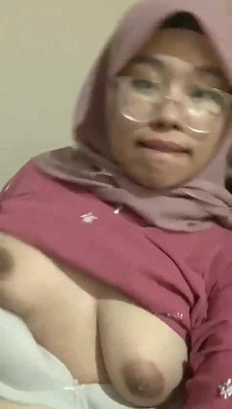 cute girl boobs show